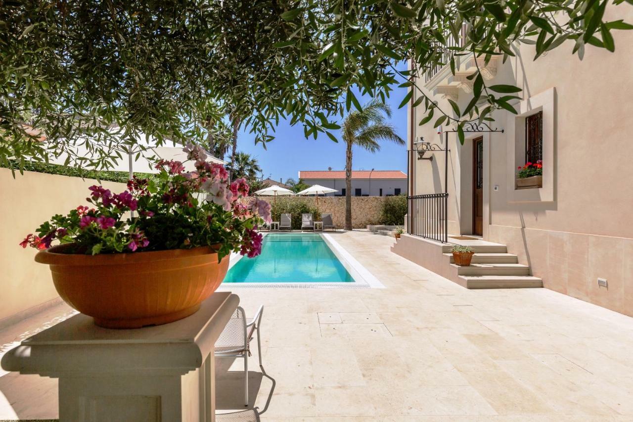 Villa Raphael Авола Экстерьер фото
